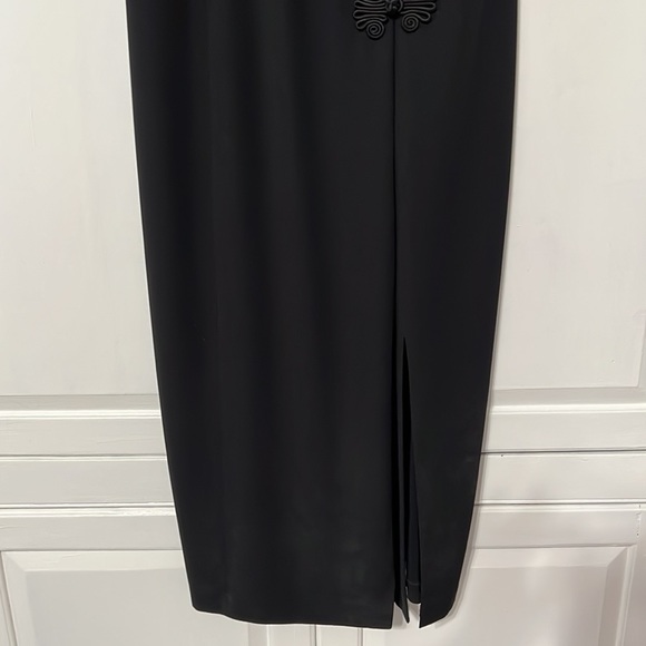 Maggie London Short-Sleeved V-Neck Black Column Partial Wrap Dress - Picture 3 of 8